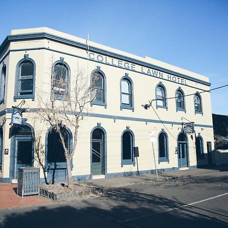 College Lawn Hotel Melbourne Exterior photo